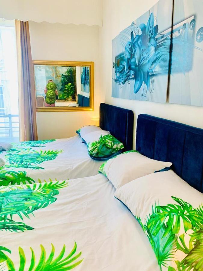 Endless Stunning Mediterranean Sea Views Promenade Des Anglais Nice Exteriör bild