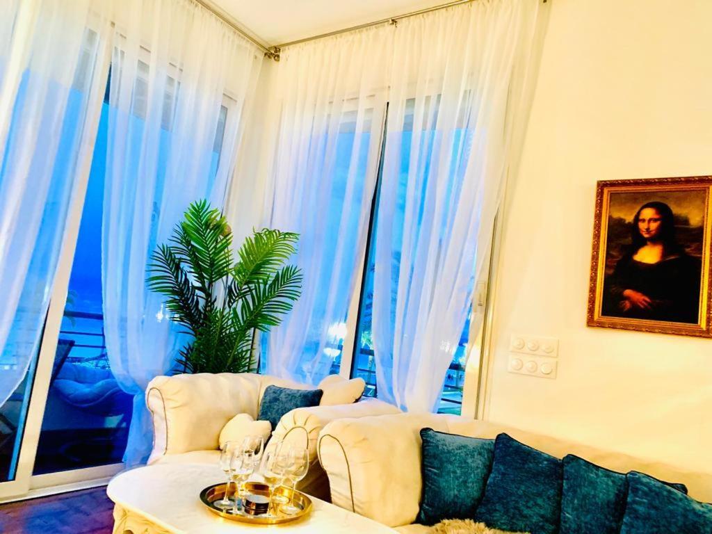 Endless Stunning Mediterranean Sea Views Promenade Des Anglais Nice Exteriör bild