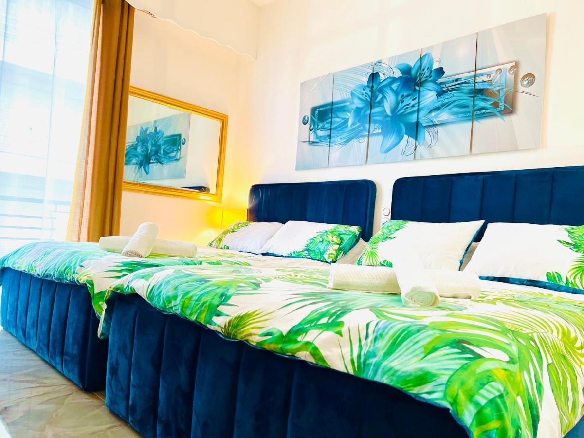 Endless Stunning Mediterranean Sea Views Promenade Des Anglais Nice Exteriör bild