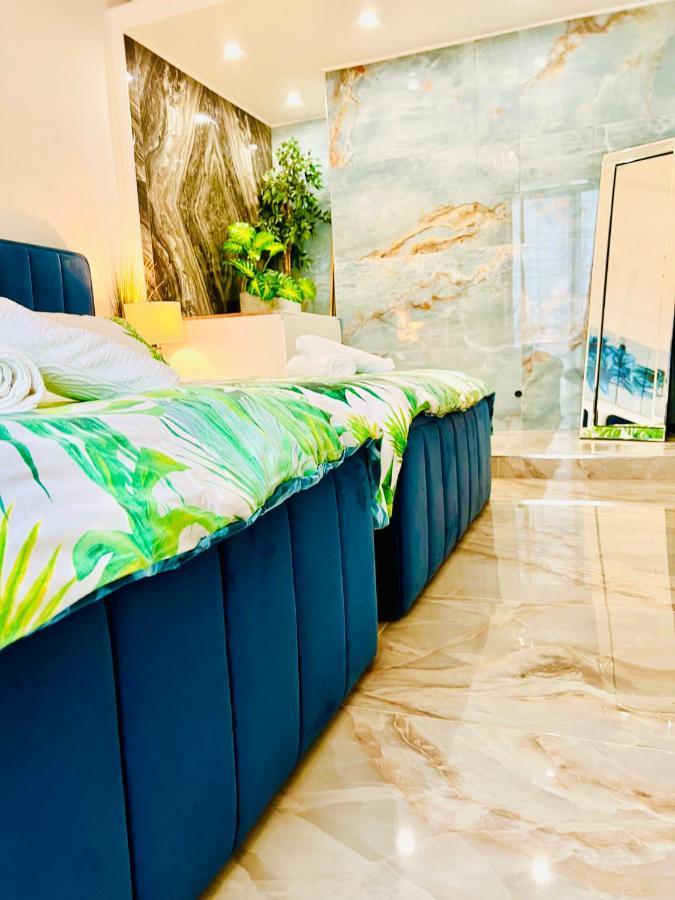 Endless Stunning Mediterranean Sea Views Promenade Des Anglais Nice Exteriör bild